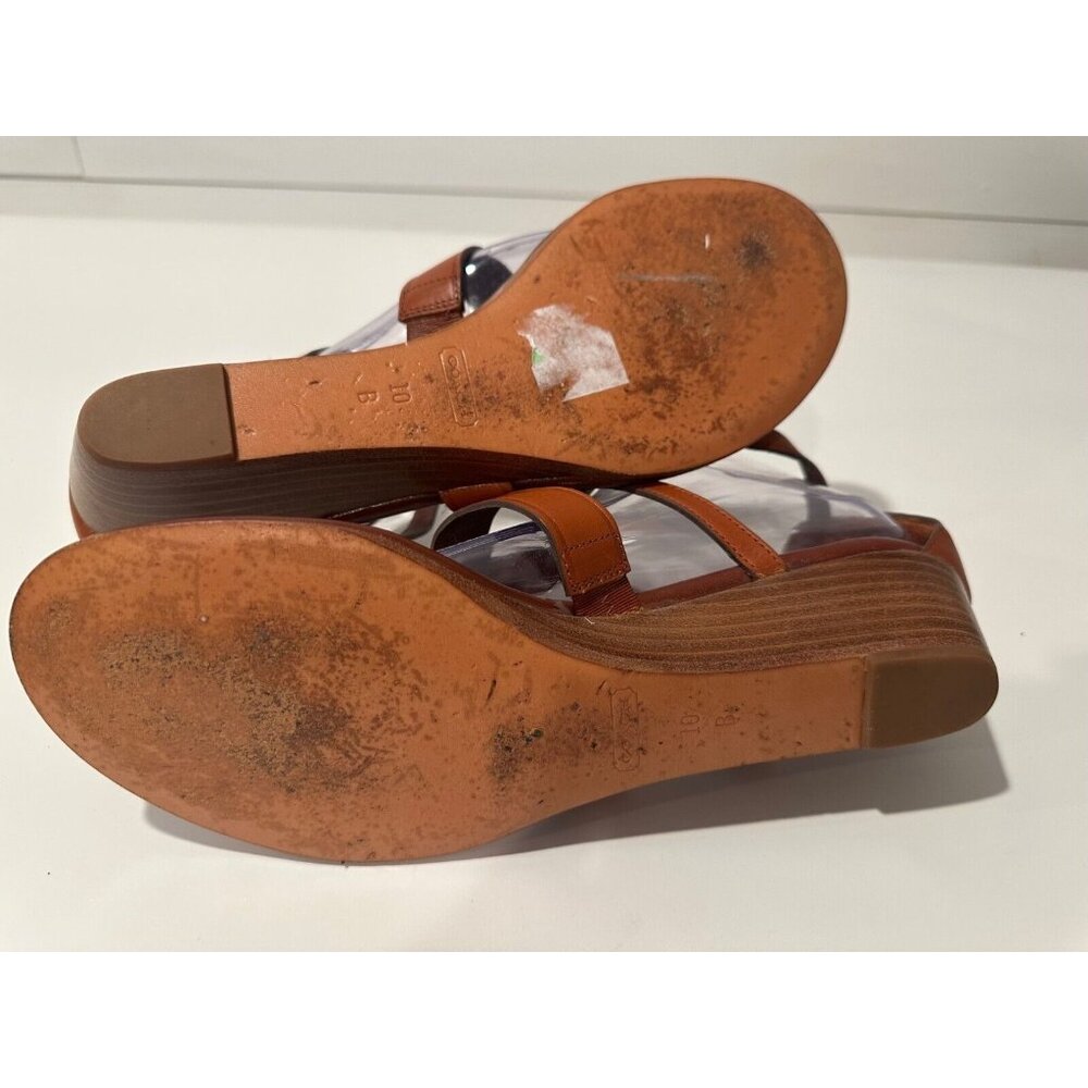 Coach Tan Sandals with Gold Details - Picture 4 of 7